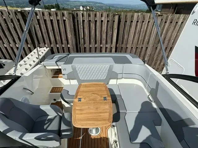 Bayliner VR5 Bowrider I-O