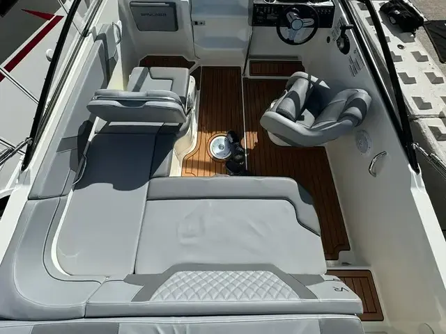 Bayliner VR5 Bowrider I-O