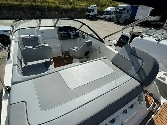 Bayliner VR5 Bowrider I-O