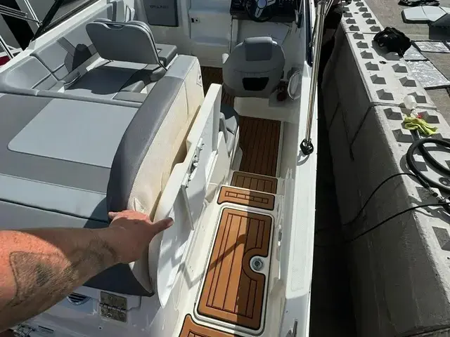 Bayliner VR5 Bowrider I-O