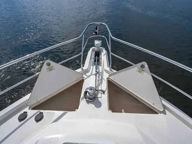 Riviera 4400 Sport Yacht