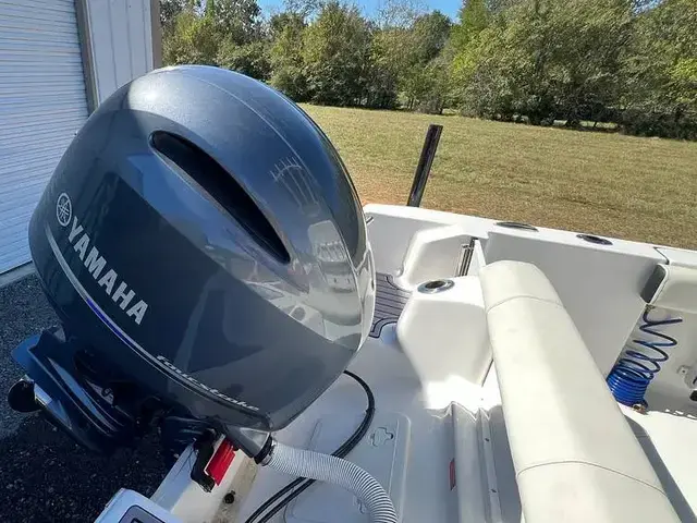 Tidewater Boats 210 CC Adventure