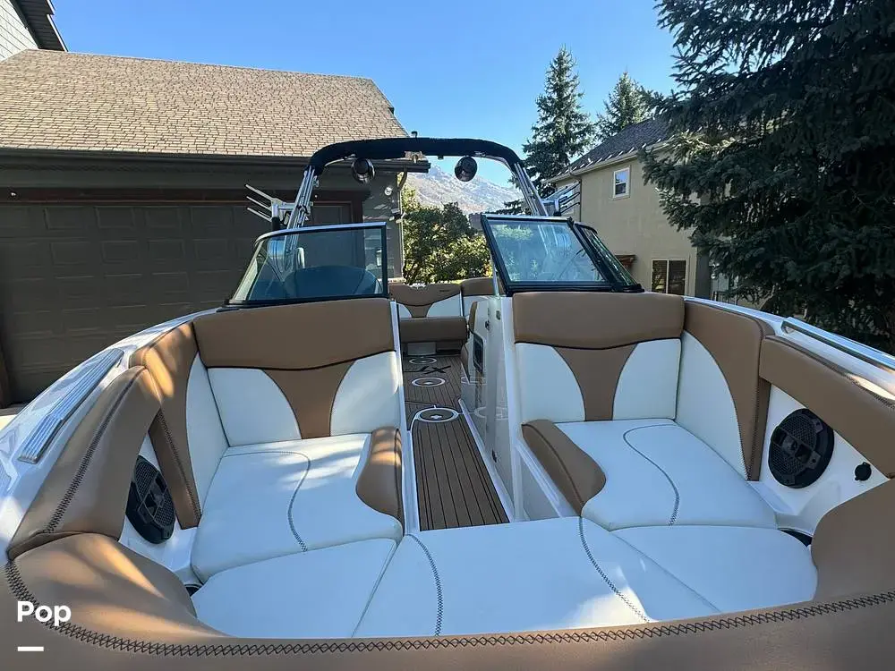 2021 Mastercraft xt 22