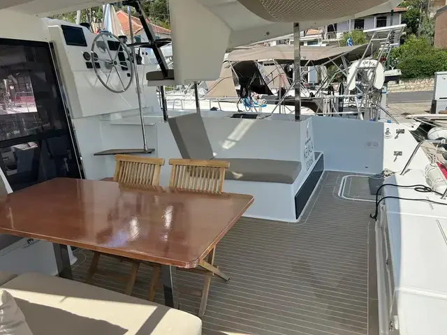 Fountaine Pajot Lucia 40