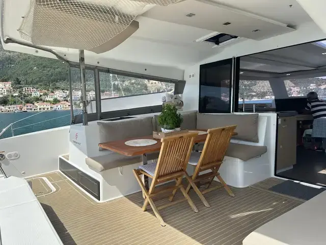 Fountaine Pajot Lucia 40