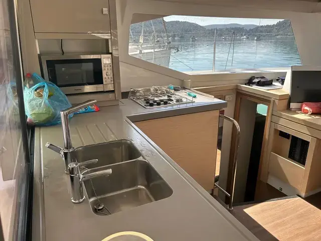 Fountaine Pajot Lucia 40