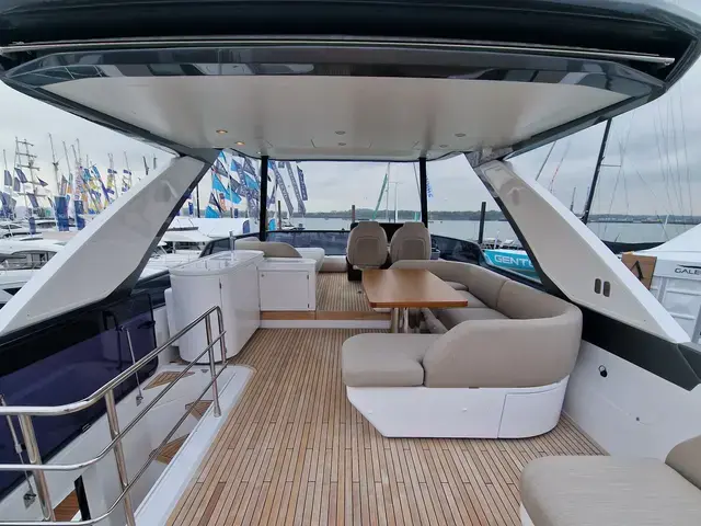 Azimut 68 Flybridge