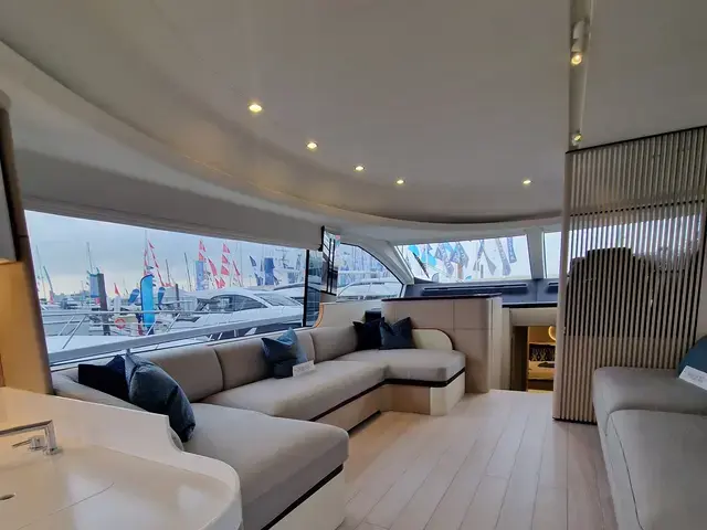 Azimut 68 Flybridge