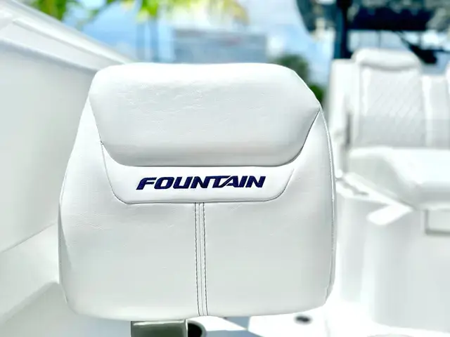 Fountain 38 Cc