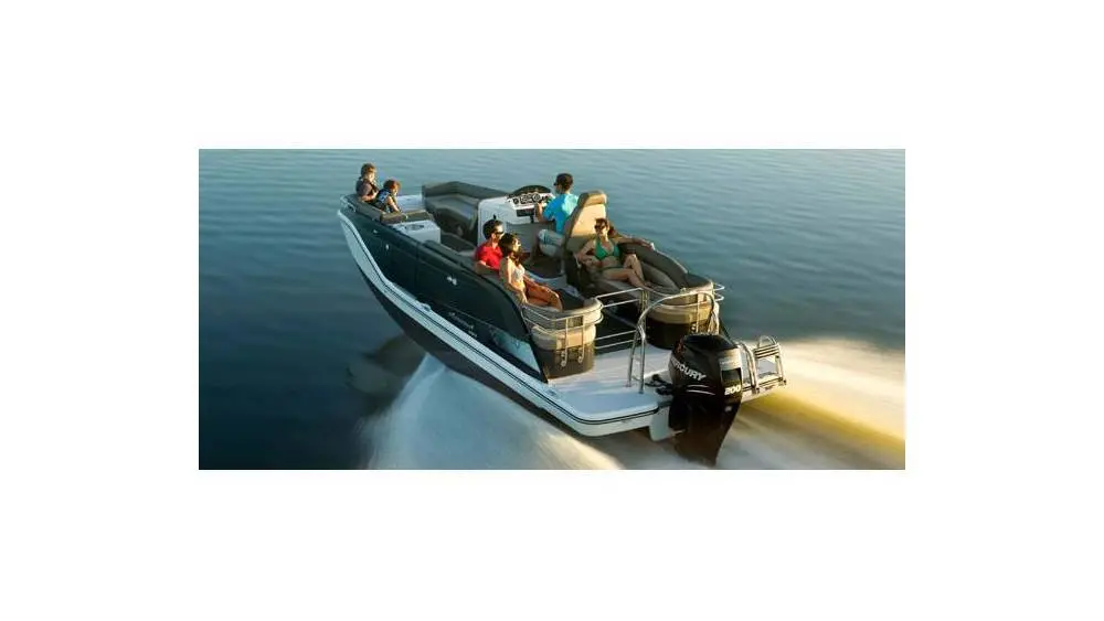 2016 Bayliner element xr7