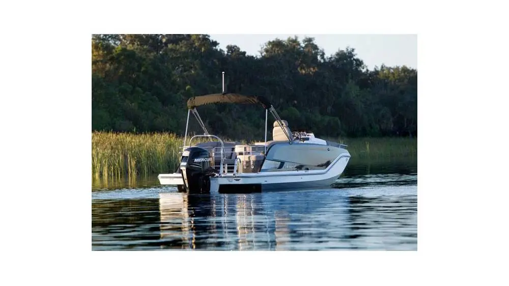 2016 Bayliner element xr7