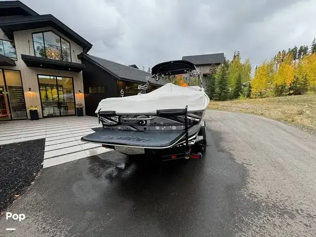 Malibu Wakesetter 23 LSV