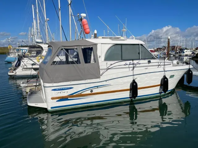 2000 Beneteau antares 760