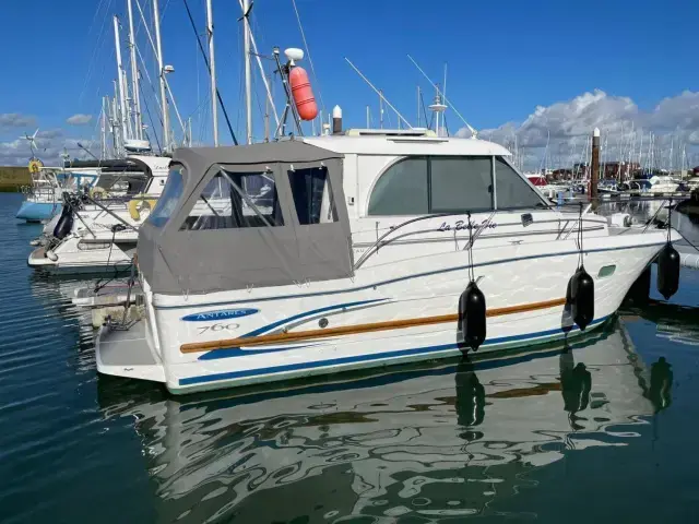 Beneteau Antares 760