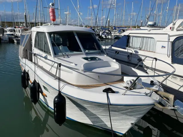 2000 Beneteau antares 760