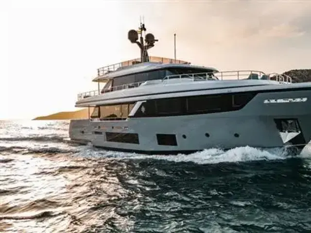 Custom Line Navetta 30