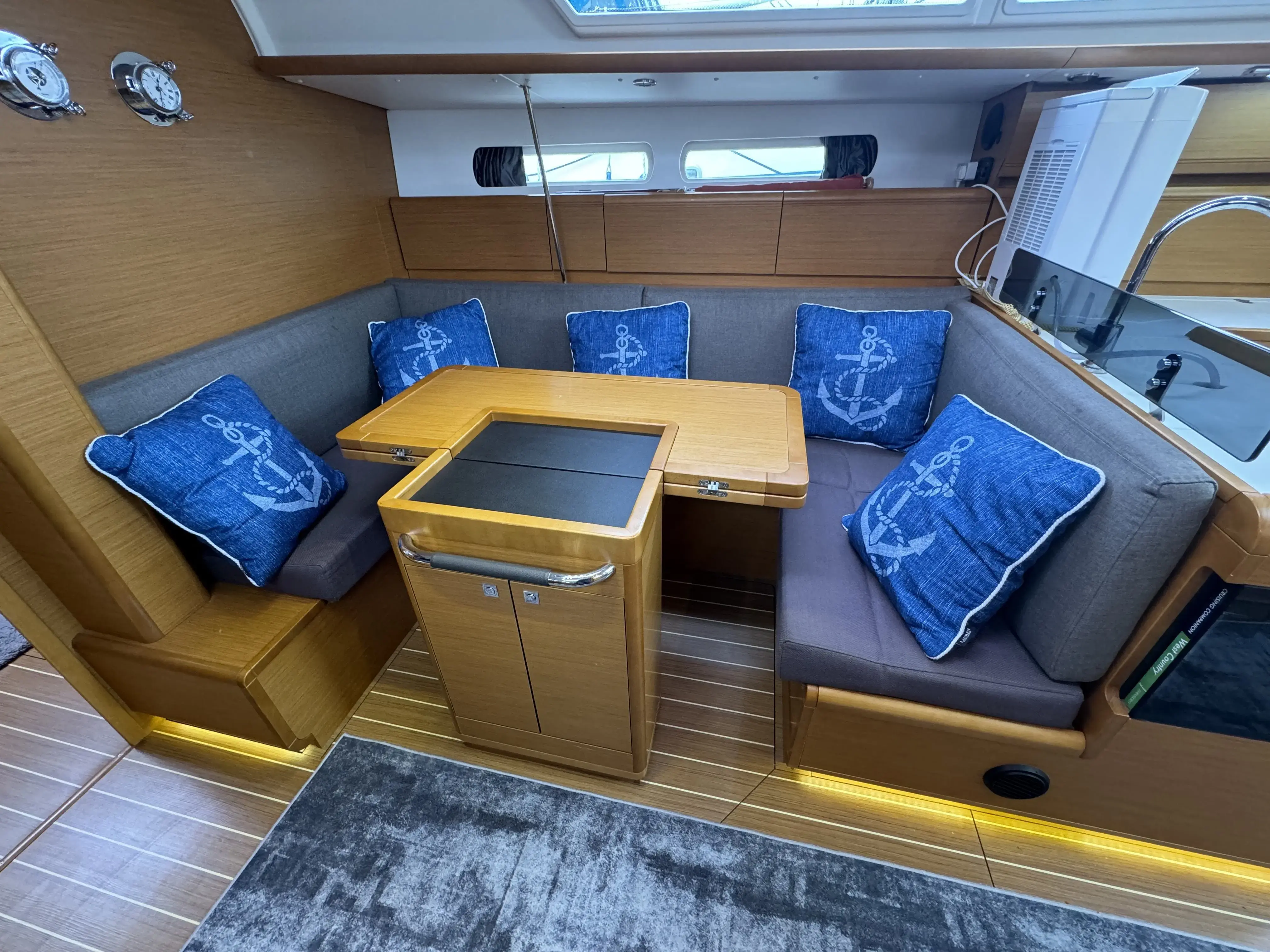 2011 Jeanneau sun odyssey 409