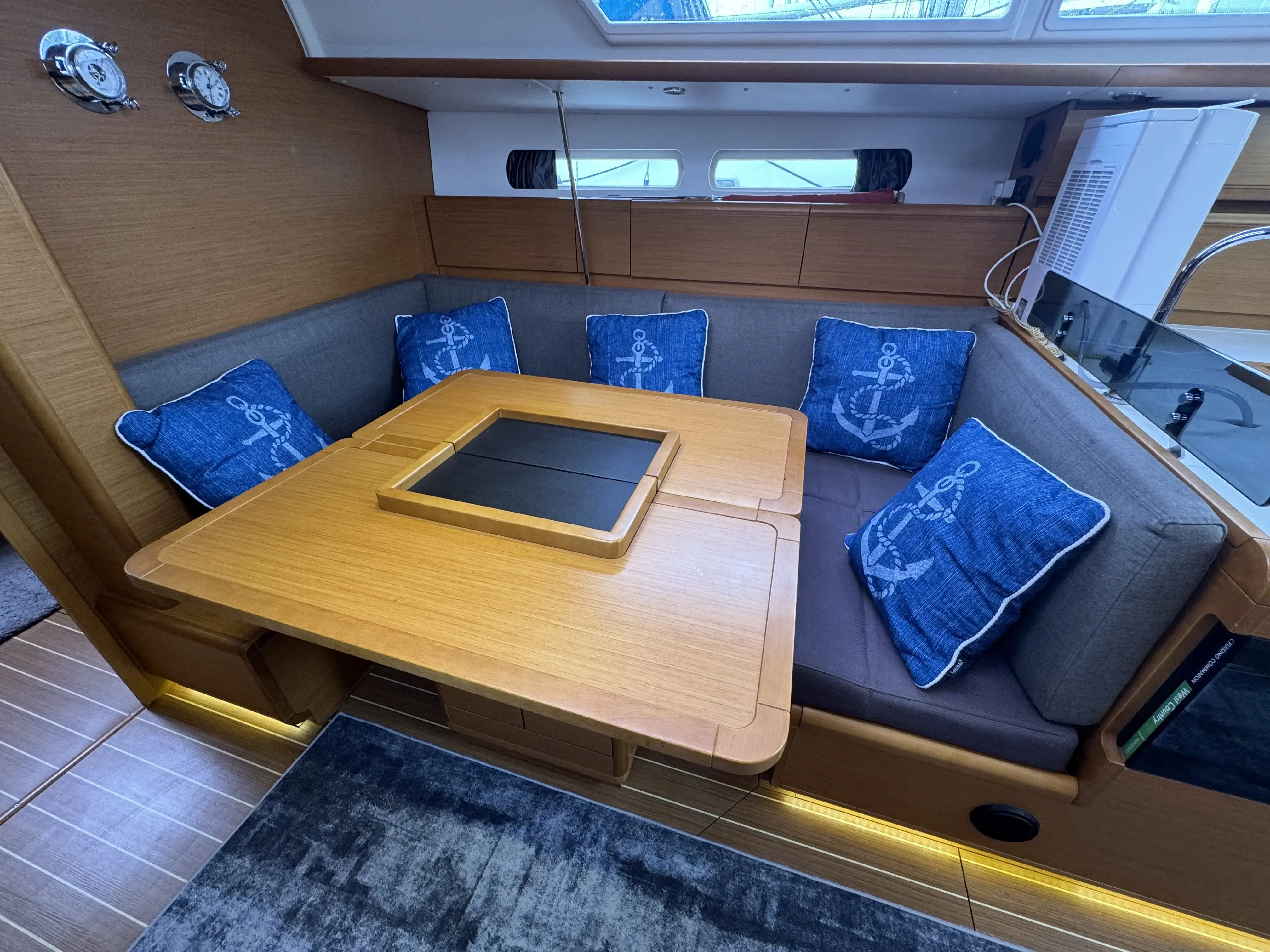 2011 Jeanneau sun odyssey 409