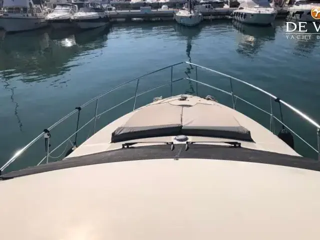 Azimut 46