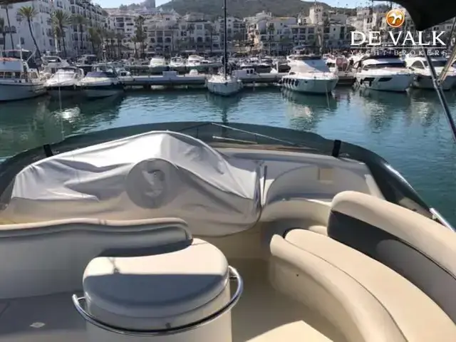 Azimut 46