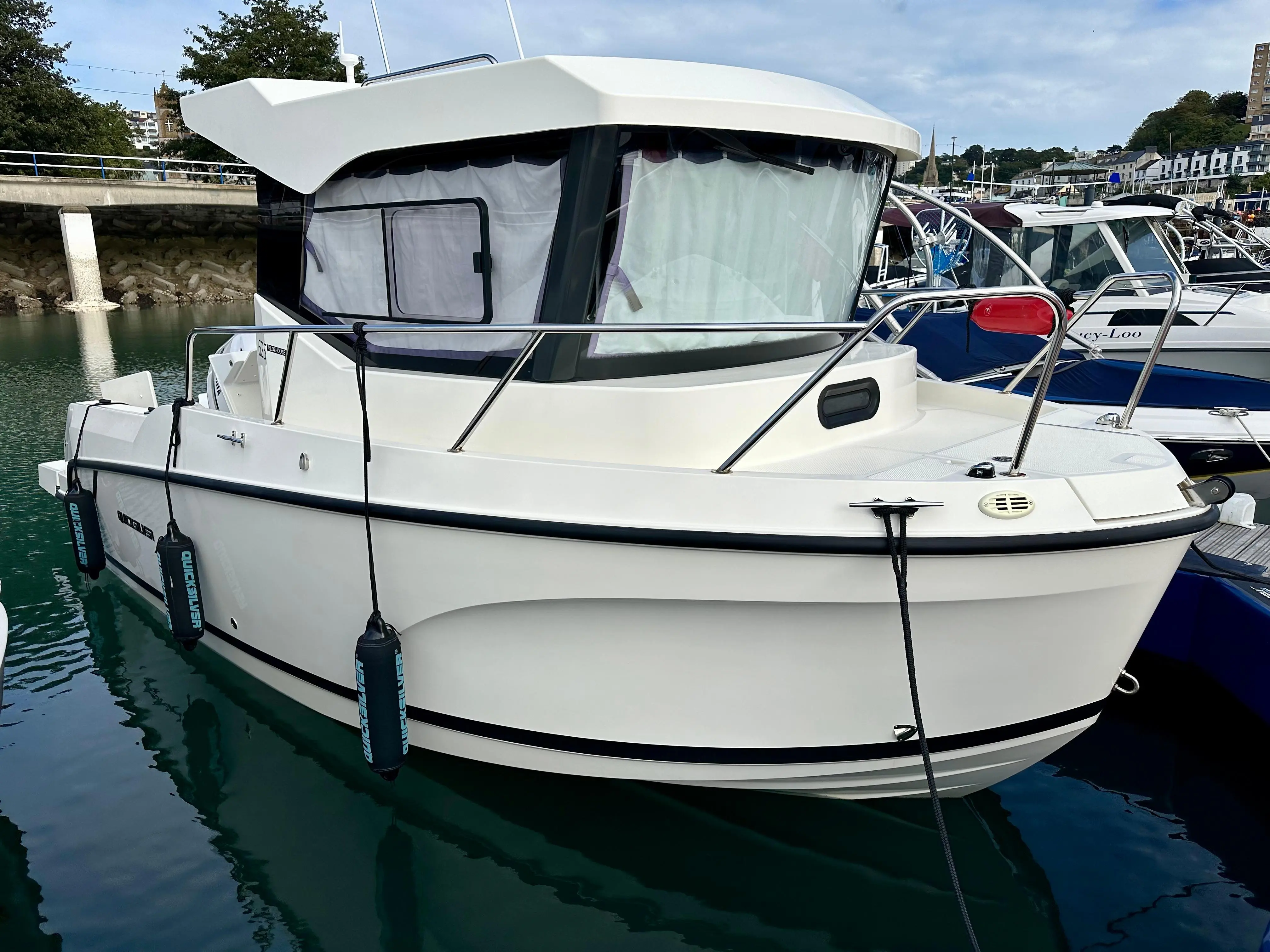 2022 Quicksilver 625 pilothouse