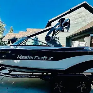 2021 Mastercraft XT22