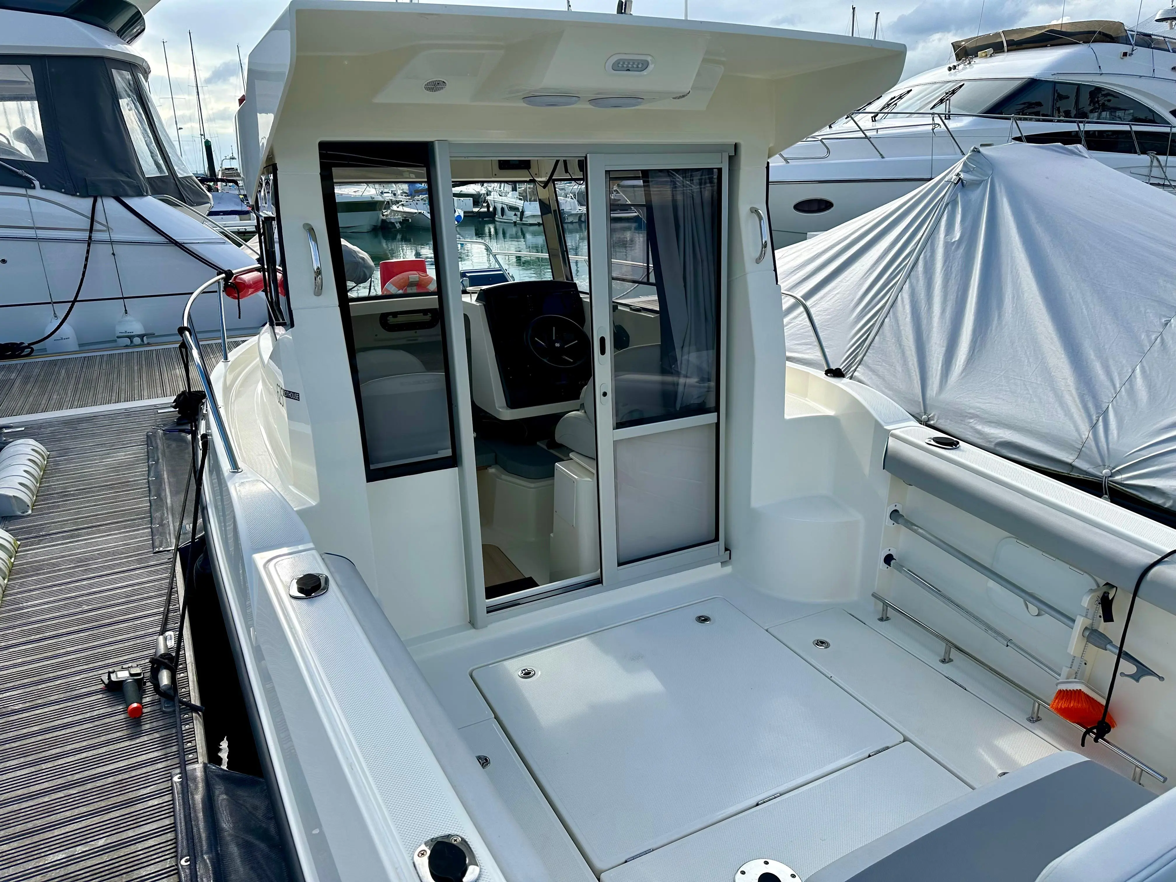 2022 Quicksilver 625 pilothouse