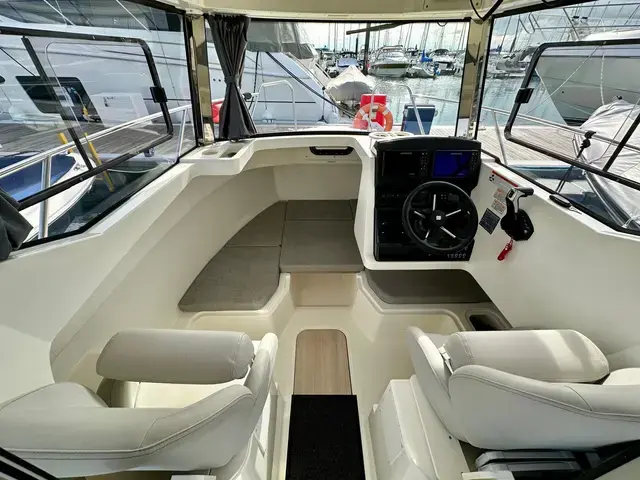 Quicksilver 625 Pilothouse