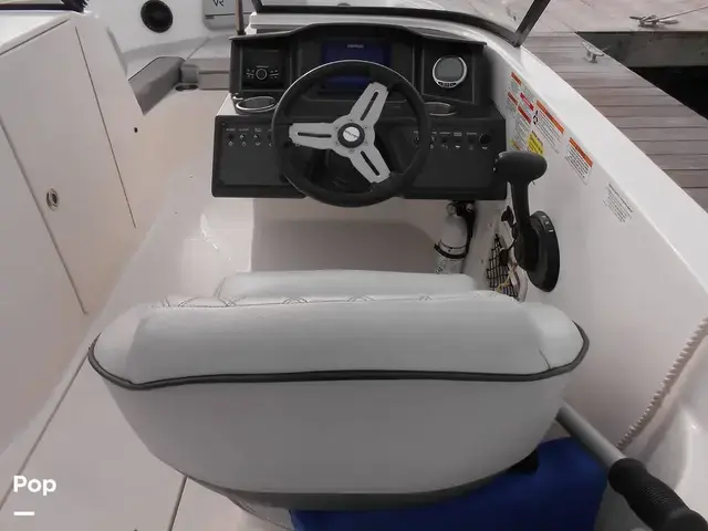 Bayliner Vr6