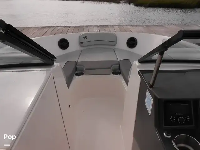 Bayliner Vr6