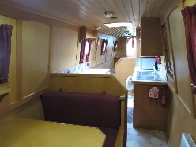 Colecraft Narrowboat