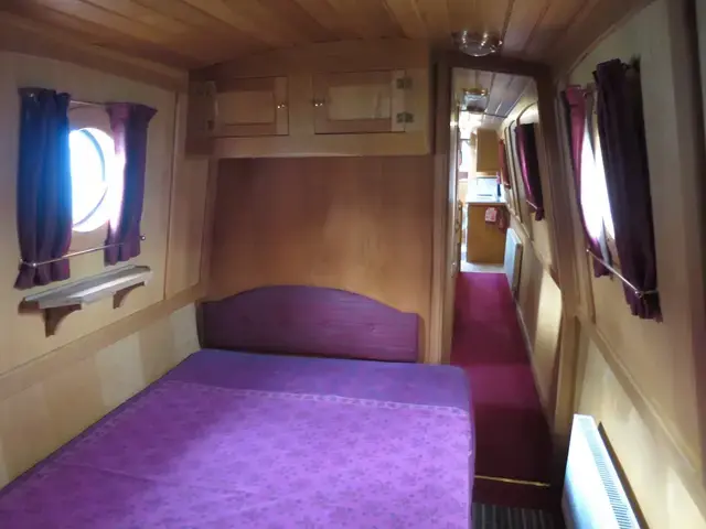 Colecraft Narrowboat