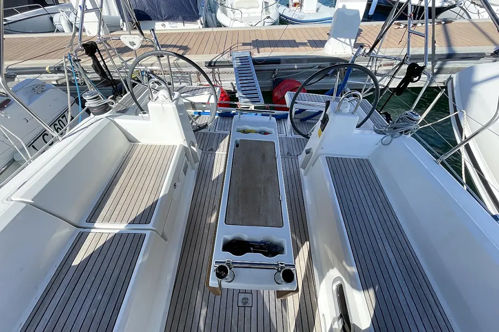 2015 Beneteau oceanis 35