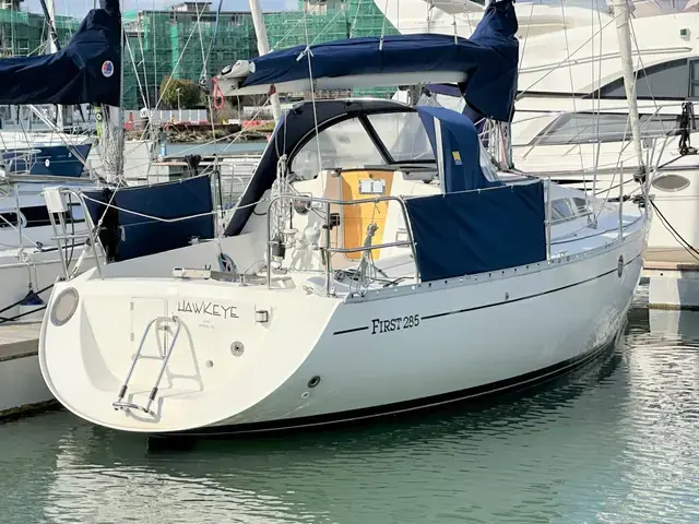 Beneteau First 285