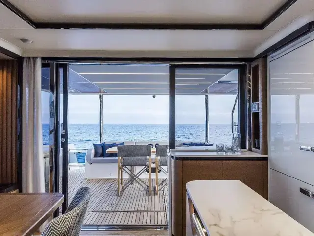 Absolute Navetta 68