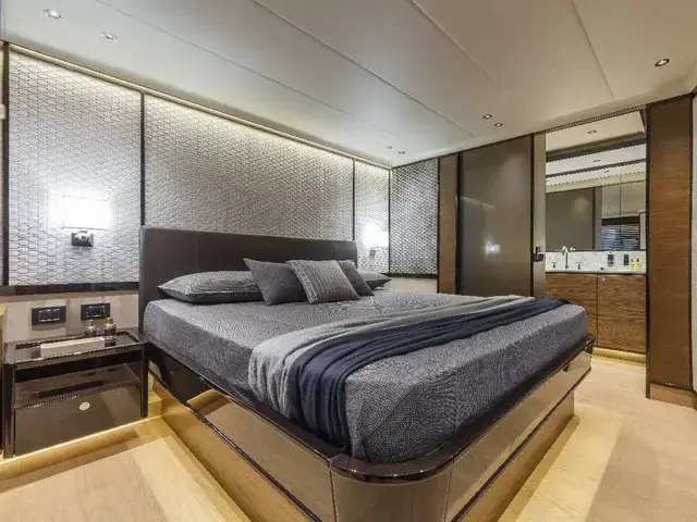 Absolute Navetta 68