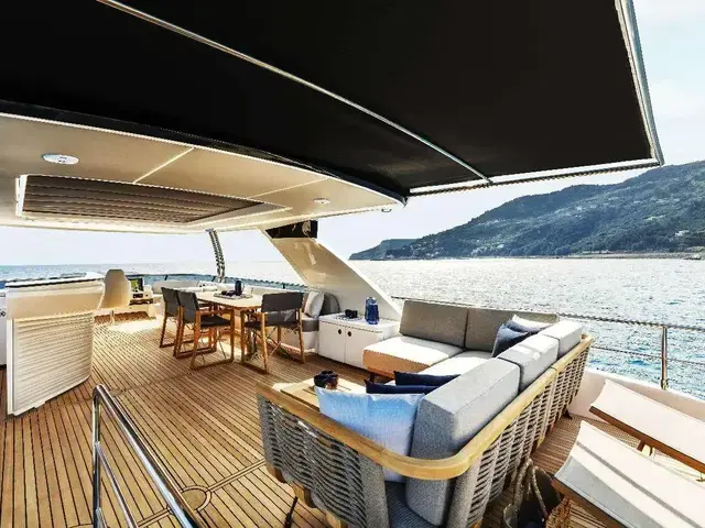 Absolute Navetta 68