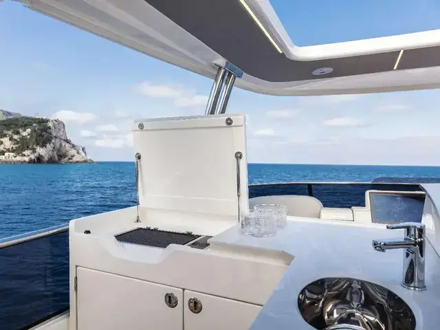 Absolute Navetta 68