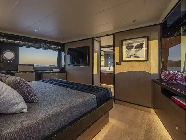 Absolute Navetta 75