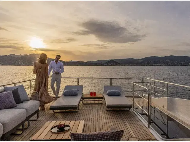 Absolute Navetta 75