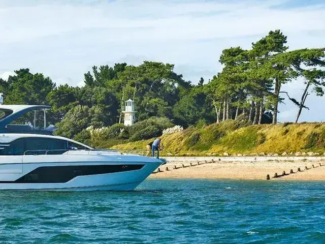 Fairline Squadron 58