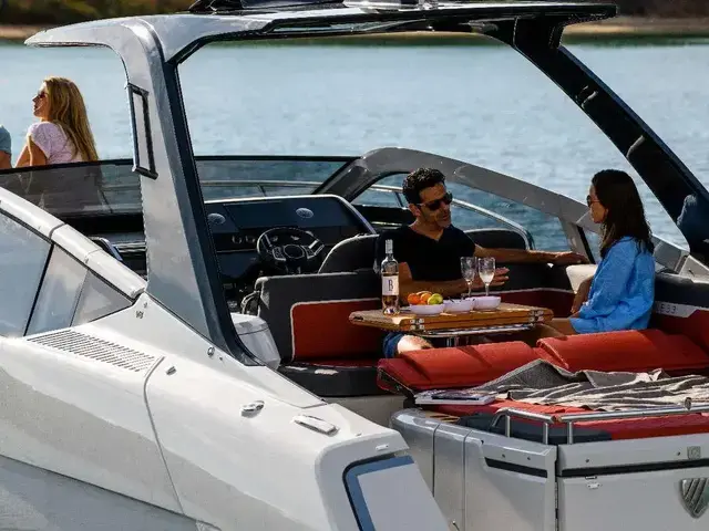 Fairline F Line 33