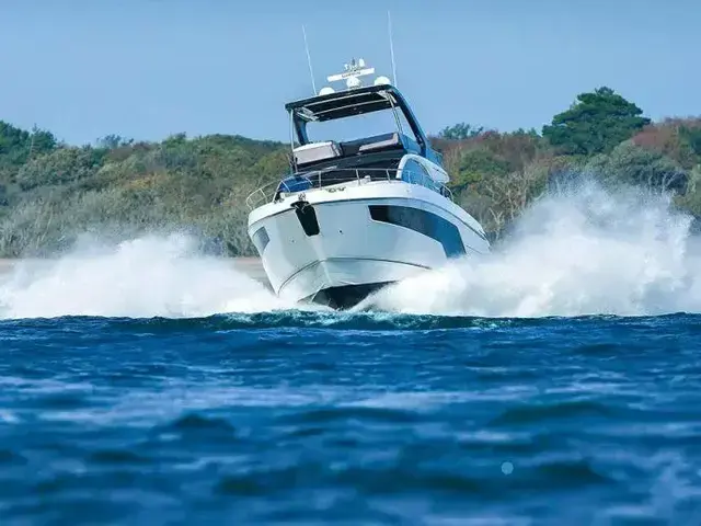 Fairline Squadron 58