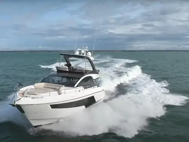 Fairline Squadron 58