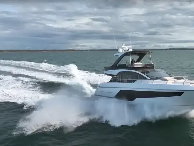 Fairline Squadron 58