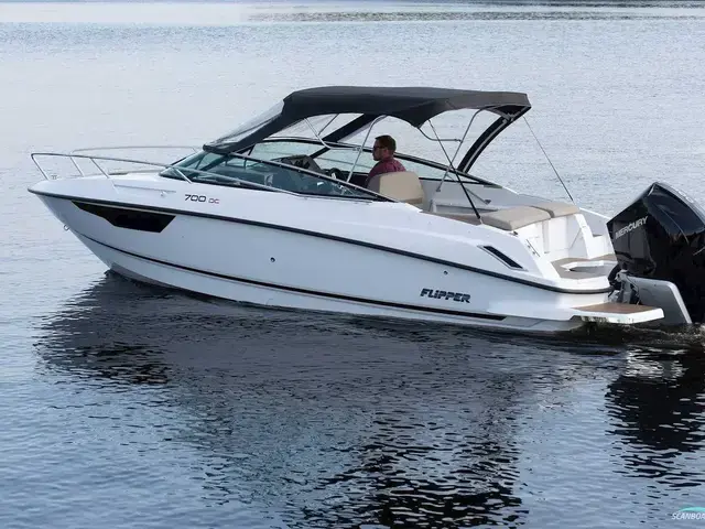 Flipper Boats 700 DC