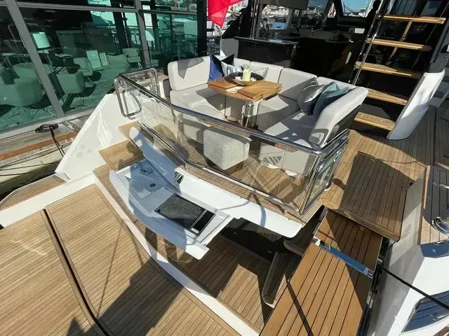 Fairline Squadron 58