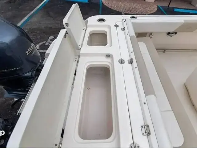 Robalo 242 CC