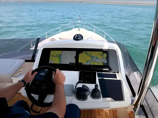 Fairline Squadron 58