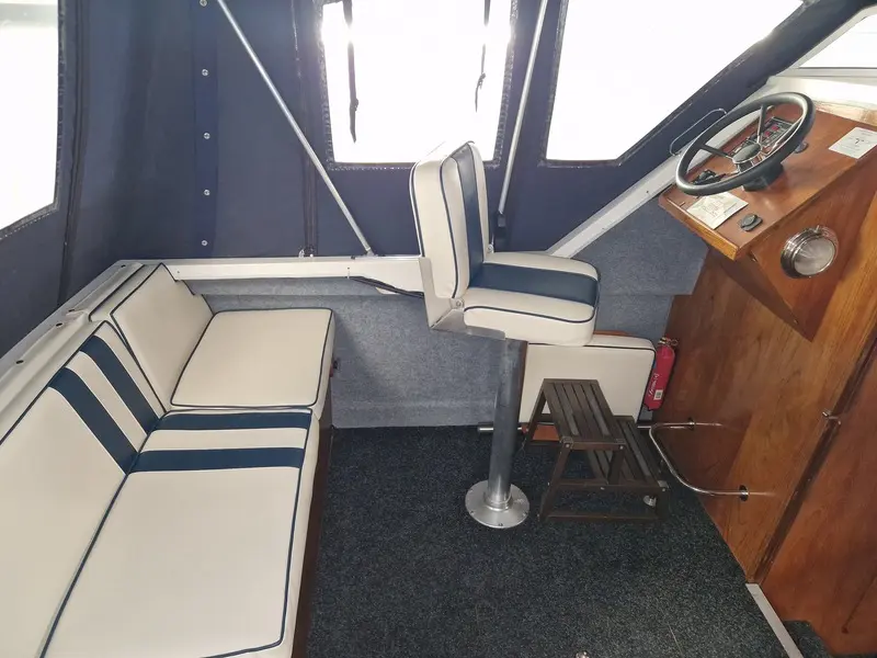 1990 Viking 23 narrow beam called poco loco